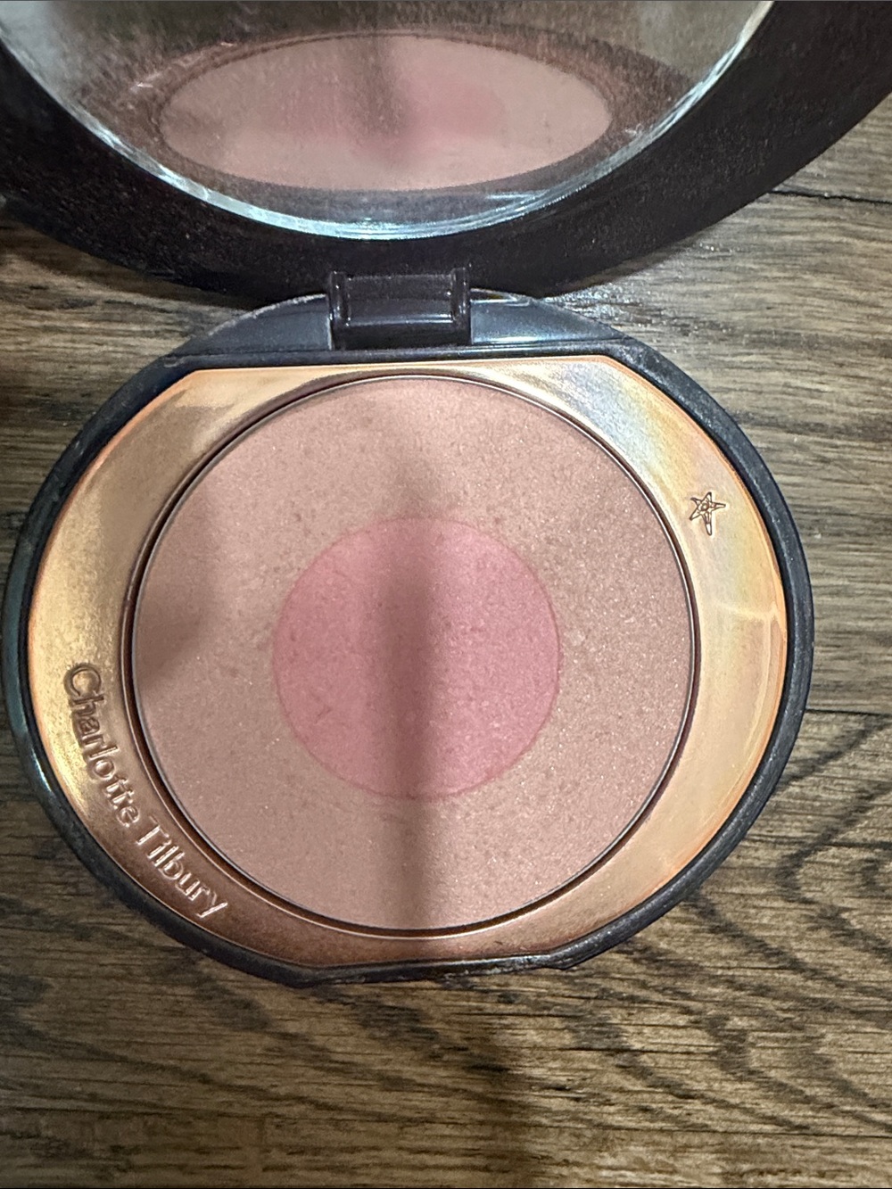 Charlotte Tilbury Cheek to Chic Blush in Ecstasy